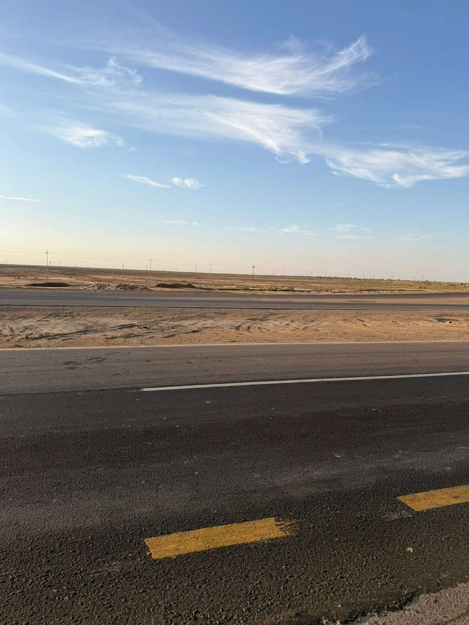 سلام عليكم يوجد دوانم سند 25 حق تصرف ابو شطيب قرب جسر الحولي على طريق بغداد على شارع عام السعر دونم 75 مليون بضهر شارع 40 تصال ***********
