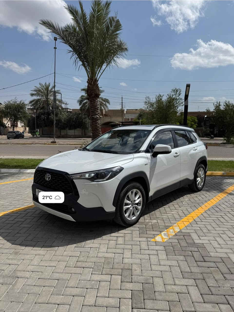 السلام عليكم تيوتا كروز موديل 2025 ماشيه 10 الف مكفولة من الصبغ والبارد من الدعامية للدعامية فتحة بصمة كامرة خلفية رادار امامي مكينه 2000 مو 1800 عليها اضافات $800 حمالات كماليات ارضيات دوشمة كاملة منظومة زنون كاملة + بلوجكترات زنون مكانها بغداد حي الجهاد 
باسمي تحويل ثاني يوم 
 ***********
