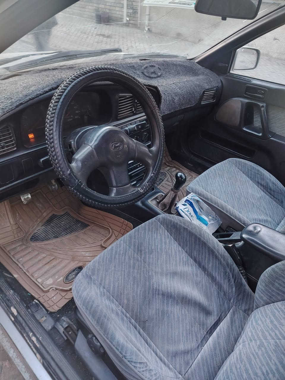 السلام عليكم انتره موديل 93 رقم بغداد نكليزي سياره بلاديه لاحادث ولاصبغ بيها فقط جراد مكينه كير مكفوله كير عادي 
السعر 34 وبيها مجال 
مكان بغداد 
الرقم ***********
