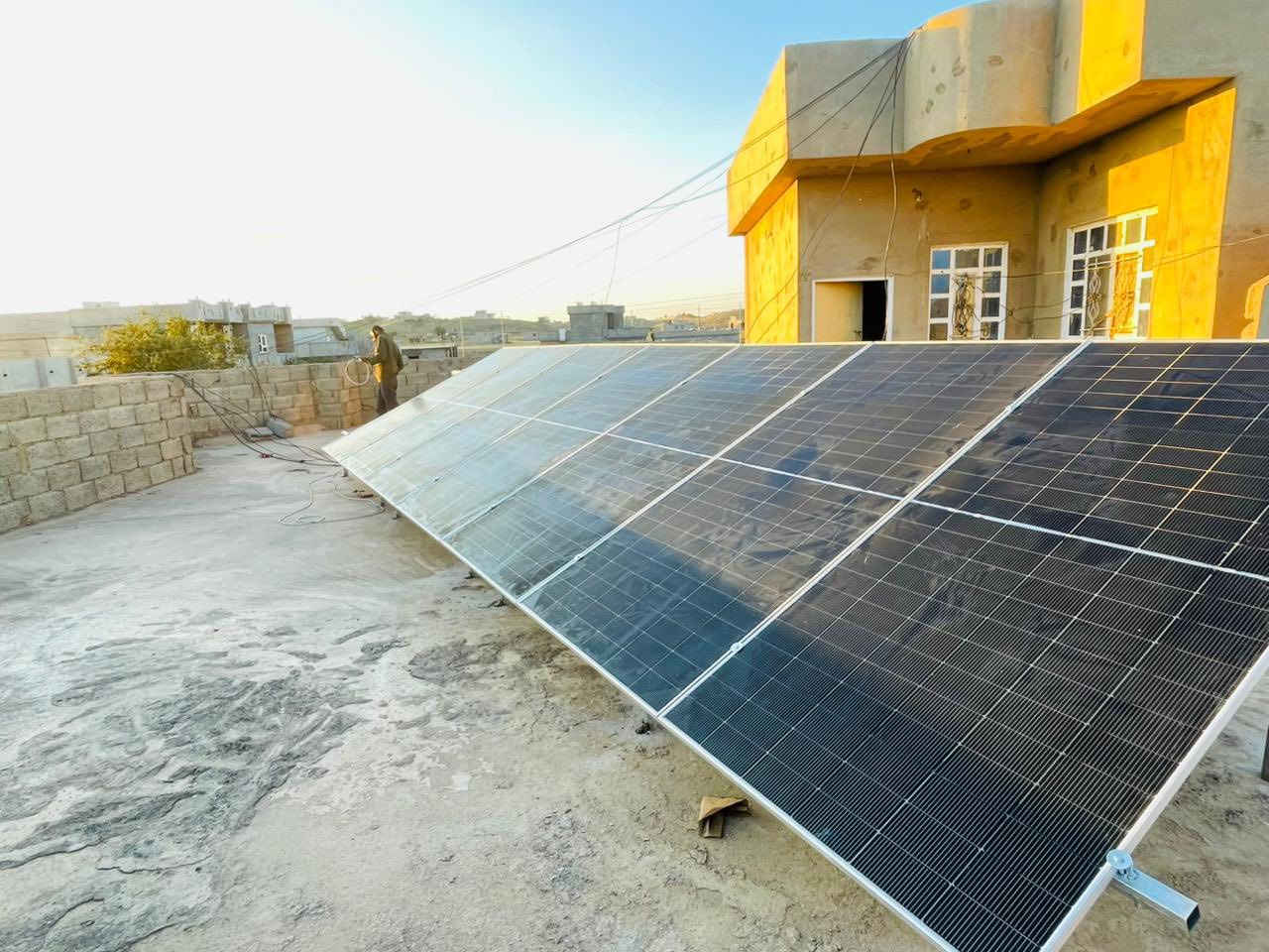 مشروع جديد بطاقة أعلى وأداء أقوى في الإمام الغربي 🚨
🔆 شركة المجد للطاقة الشمسية 🔆
بإدارة حذيفة البوحسيب
بعون الله تم إنجاز وتنصيب منظومة متكاملة للأخ أحمد محمد حمد
📍 الإمام الغربي
📦 مواصفات المنظومة:
⭐ 7 ألواح فيلادلفيا الأصلية — إنتاج عالي وكفاءة ممتازة
⭐ بطارية 16 كيلو — خزن قوي وتشغيل طويل بثبات عالي
⭐ إنفرتر فلستي 6 كيلو — قدرة تشغيل قوية وتحمل أحمال كبيرة
⚡ منظومة مصممة لتشغيل أحمال عالية بثبات واستقرار
⚡ أداء مضمون حتى مع الضغط العالي
⚡ تجهيز احترافي وفق أعلى المعايير
✅ ضمان حقيقي على المكونات
✅ فحص كامل قبل التسليم
✅ متابعة وخدمة ما بعد البيع
💰 يتوفر بيع نقداً وبالأقساط المريحة
(إجراءات سهلة وموافقة سريعة)
📞 للحجز والاستفسار: ***********
المجد للطاقة الشمسية — عنوان القوة والثقة في عالم الطاقة النظيفة 🌞💪
نصعد بالأداء… ونثبت الجودة بالفعل لا بالكلام.
