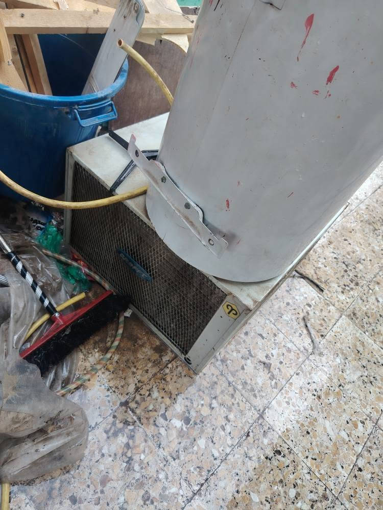 سبالت عدد 2مكيف 2 للبيع ثنين شغالات وثنين هواهن حار رقمي *********** البصرة, العراق
