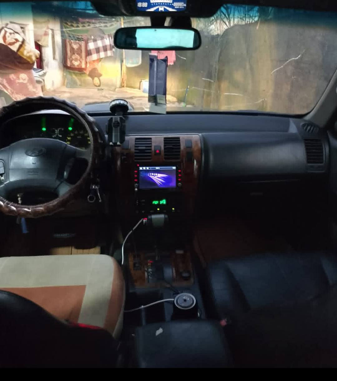 سلام عليكم 
هونداي تريكان 70ورقه وبيه مجال شرط تحويل 
موديل 2008 سياره بيه صبغ ومعجون اثر خياس ضربه ما بيه وشراي يجي ويشوف 
كشنات جلد سنويه ٢٠٠٢٦ شهر ٢
7راكب 
مكينه گاز بلاد صرفيه كلش حلوه بسنويه سياره گاز وبيه حصه گاز
كير اتوماتيك 
تبريد شغال 
كهربائيات عامه شغاله
حداديه حلوه 
 رقم موبايل *********** بيه وتساب
عنوان بصره كرمه علي
