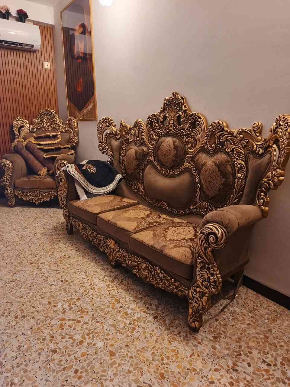 سلام عليكم للبيع تخم كامل مع طبلات جديد امانت الله قبل شهرين شتريته مكاني بغداد المشتل***********
