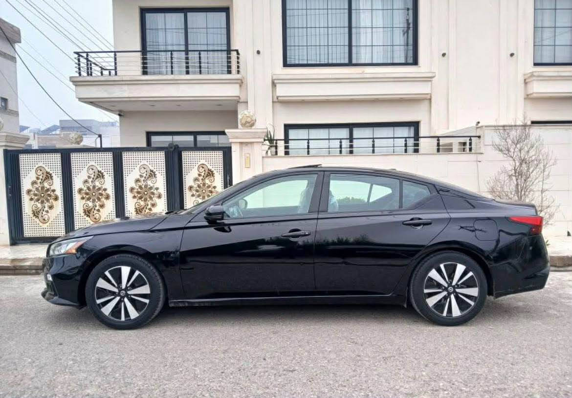 ALTIMA 2020 SL 
فول فول بەسمە سلایت شەغال کوشین جلد کوشین هیتەر شاشە گەورە فول فول سةيارةكة. ٢ پارچةي سبوغة كةمةك ژوري هةية يةك جي ساردي هةية كيرو مةكينةو رادارو بةردي بةشةرت  سةعري ١٣٦ مةجالةكي برايانة  (١٤)وةرةقةش غةرامةي لةسةرة دواي مامةلة دةيكةرينمةوة زانياري زياتر *********** أربيل, العراق
