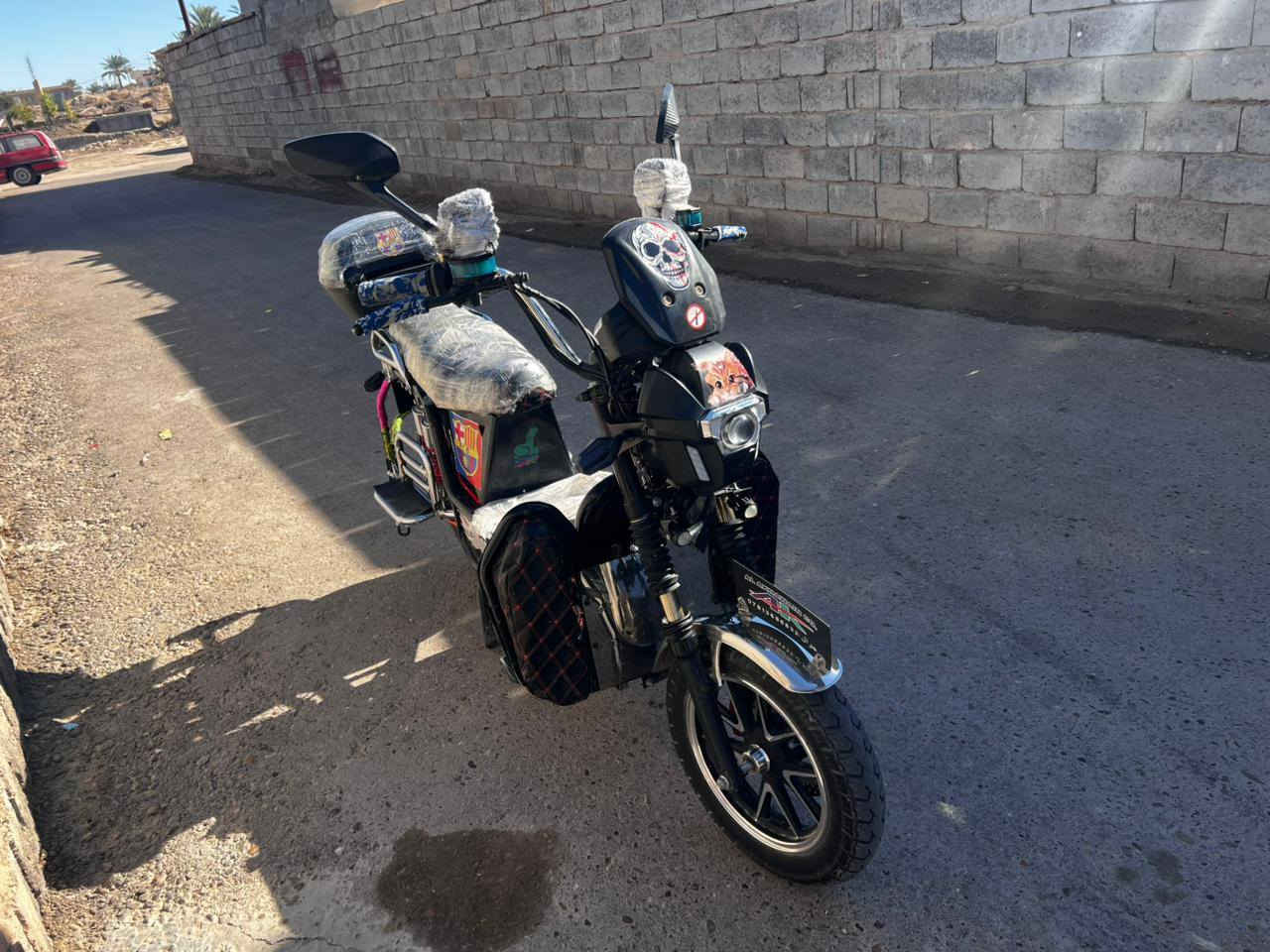 السلام عليكم دراجه شحن لبيع موديل 2025 بطاريات عل فحص اشاير لكزز كهربائيات كله شغاله لايتات عالي ناصي زنون تايرات جدد سماعات بلوتوث كلشي شغال صندق تشغيل عن بعد بصمه بل سكان المكان الفلوجه البعلوان النساف الرقم ***********
