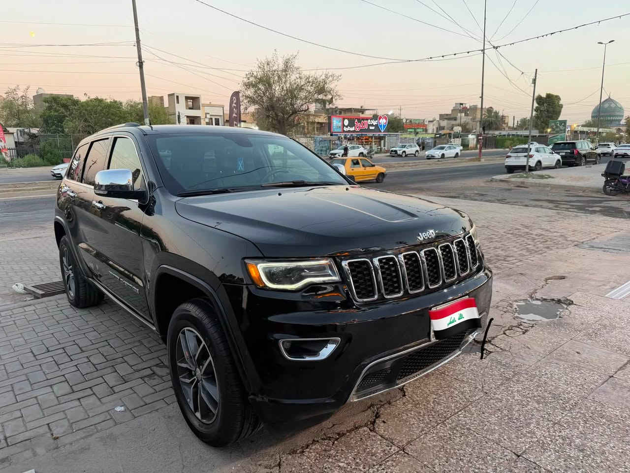 جيب   2018  محرك 3600 V6      السعر 155 ورقه وبيها مجال  
بيها صبغ من امريكا  موضح بسونار  بدون اي دواخل ايرباك بس برده 

ماشيه 140 الف ml

المواصفات:
بصمه تشغيل
شاشه كار بلي
كامرة دوار
حساسات امامية وخلفية
مري قلاب 
ختم بالكراسي تريل هوك
تدفئة وتكييف المقاعد
كشنات كهرباء 
رادار مانع تصادم
رادار نقطه عمياء
رادار تحديد مسار
تشغيل عن بعد 
دفع رباعي
مثبت سرعة مع قيادة الية
صندوق كهربائي 
ثلاث نقاط تكييف
اضوية وكشافات ليد
اندرويد اوتو وكار بلي 
نافيكيشن 
مرايات كهربائية 
مكان السيارة بغداد السيديه
‭***********‬
