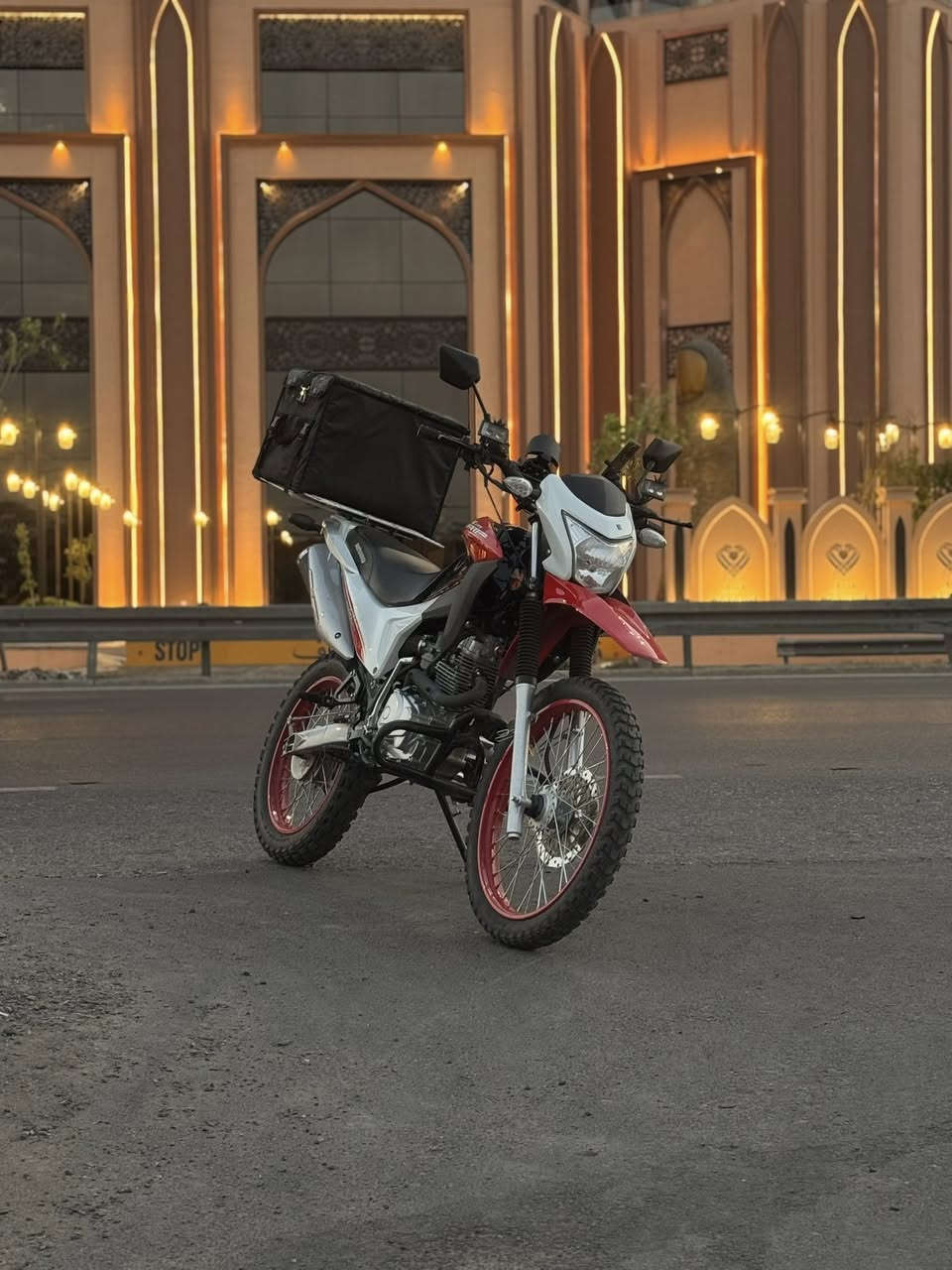 سلام عليكم من رخصت الادمن قفاز لونسن موديل 2022حجم المكينه 150سعرها 1700 وبيها مجال والدراجه باسمي مكاني بغداد حي الخضراء او عامريه رقم اربيل ***********
