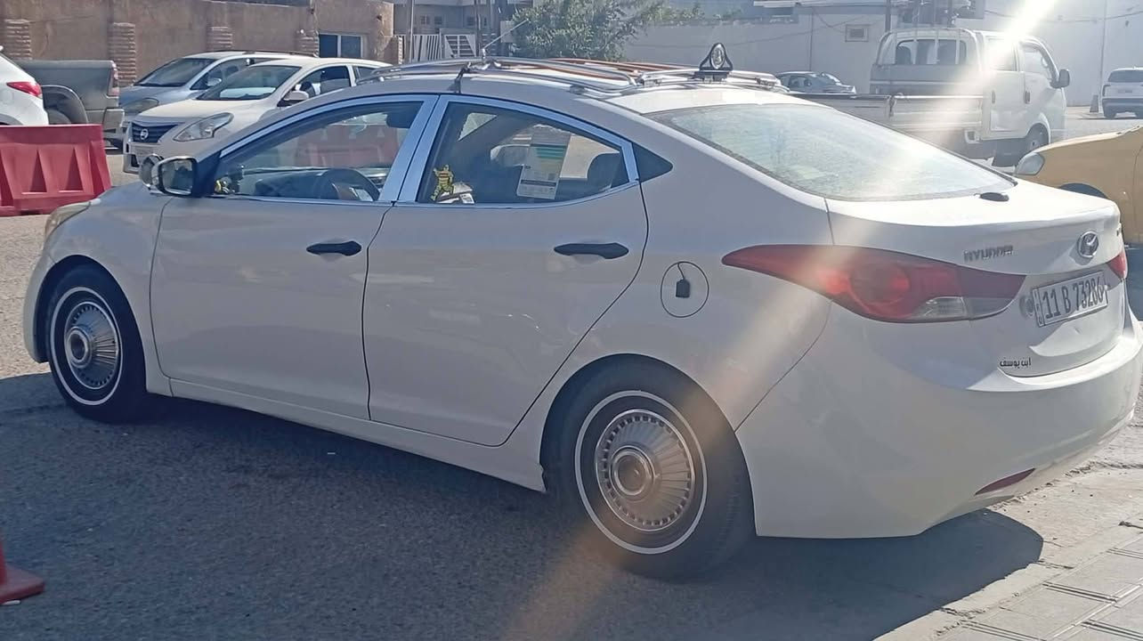 السلام عليكم النترا موديل 2012 السياره حلوة ونضيفه جاهزة السياره بيها قطعتين رش فقط رقم بغداد انكليزي  بسمي مكاني نجف  السعر 115 وبيها مجال 

للاستفسار الرقم ***********
