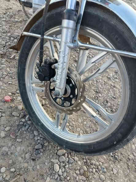 سلام عليكم  يوجد ماطور  سافان 2020محرك مامفتوع كلش نضيف صاحبو مديون يريد يبيعو‏ طالب عليه 400 بي مجال مكان جنوب الموصل القياره قريه العوسجه  رقم صاحب الموطور ‪***********‬‏
