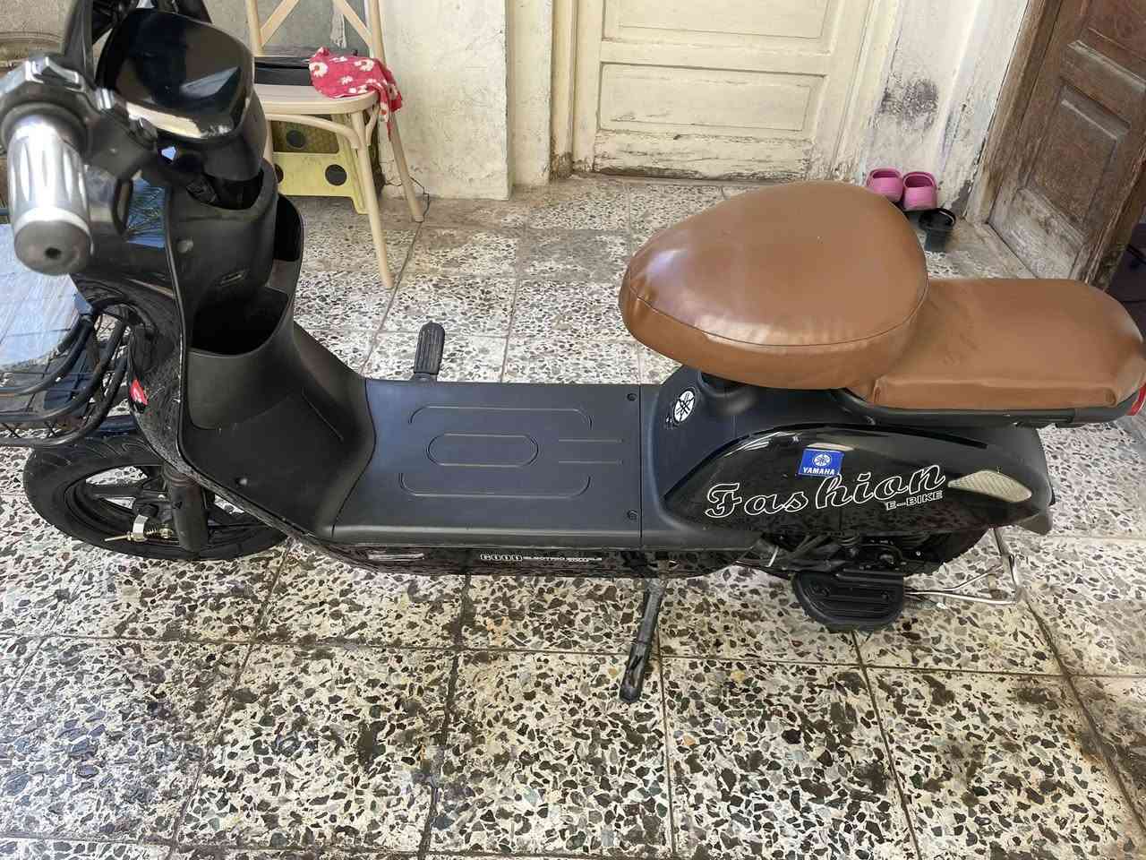 دراجه شحن ٢٠٢٤جديده مستعمله ٣اشهر فقط وو اضطرينا البيع طالب سادس وله أسباب و ميزاتها ضد المي و ضوء عالي و ناصي و سرعه ٥٣حقيقي  ومعها شاحنه و السعر ٢٥٠بيه مجال قليل جداً رقم التلفون ***********
