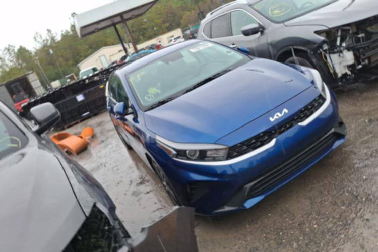 يا الله اللهم صلي على محمد وال محمد 
فورتي موديل 23  السياره جديده الله شاهد 
حادث السيارة جاملغ الأيمن الخلفي فقط بارد بدون صبغ 
السياره كلين 

مواصفات السياره 

محرك السياره 
2000 دوش 

السياره ماشيه 28 

تحديد مسار  ومانع تزحلق 
كامره دواره 

السياره بدون ايرباك 
 وبدون لوحات 

السعر السياره/ 160 وبيه مجال 

الرقم للاستفسار 
***********
العنوان بابل
