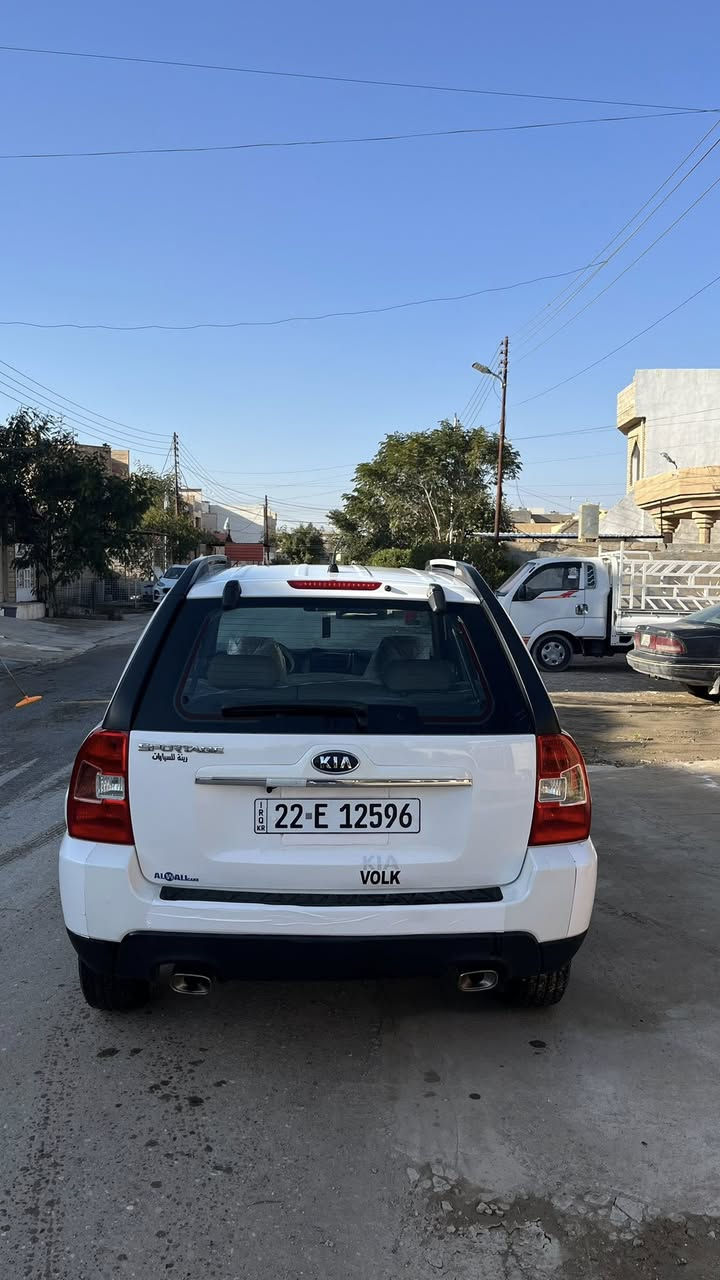 السلام عليكم
سبورتج 2009خليجي مكفوله عدا بارد اصبعين  بالجنطة 
سيارة مال بيت وجديدة  
صدر حدادية كله جديد 
رقم اربيل سنوية هزة جديد شرط التحويل 
محرك2000دوش 
كامرة خلفية 
داخل عسلي ملكي 
السعر 128وبيها مجال 
رقم ***********
مكاني تكريت
