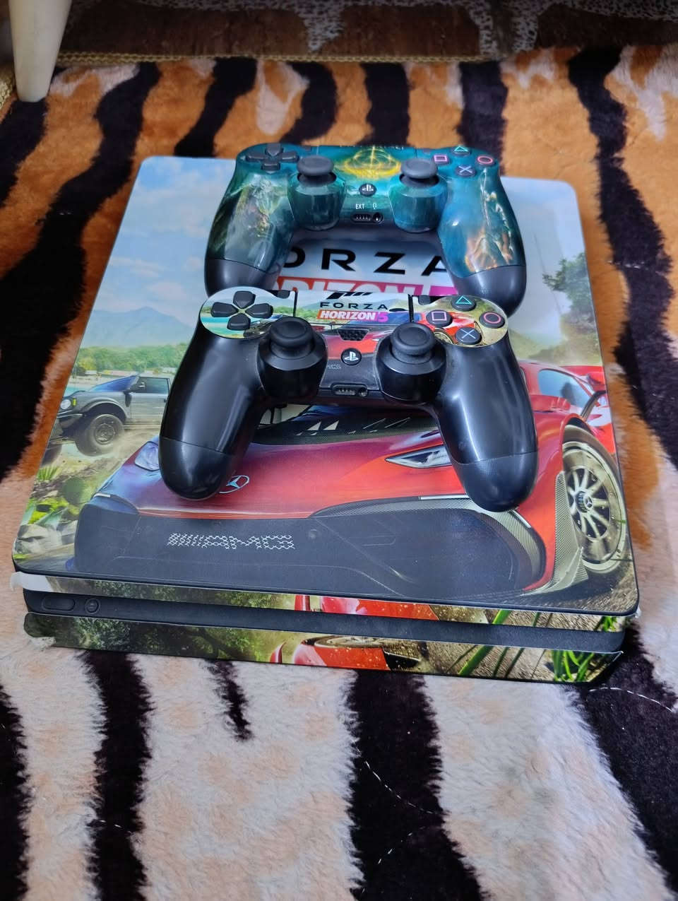 للبيع مهكر اكثر من 20 لعبه سعر 400 بمجال***********
