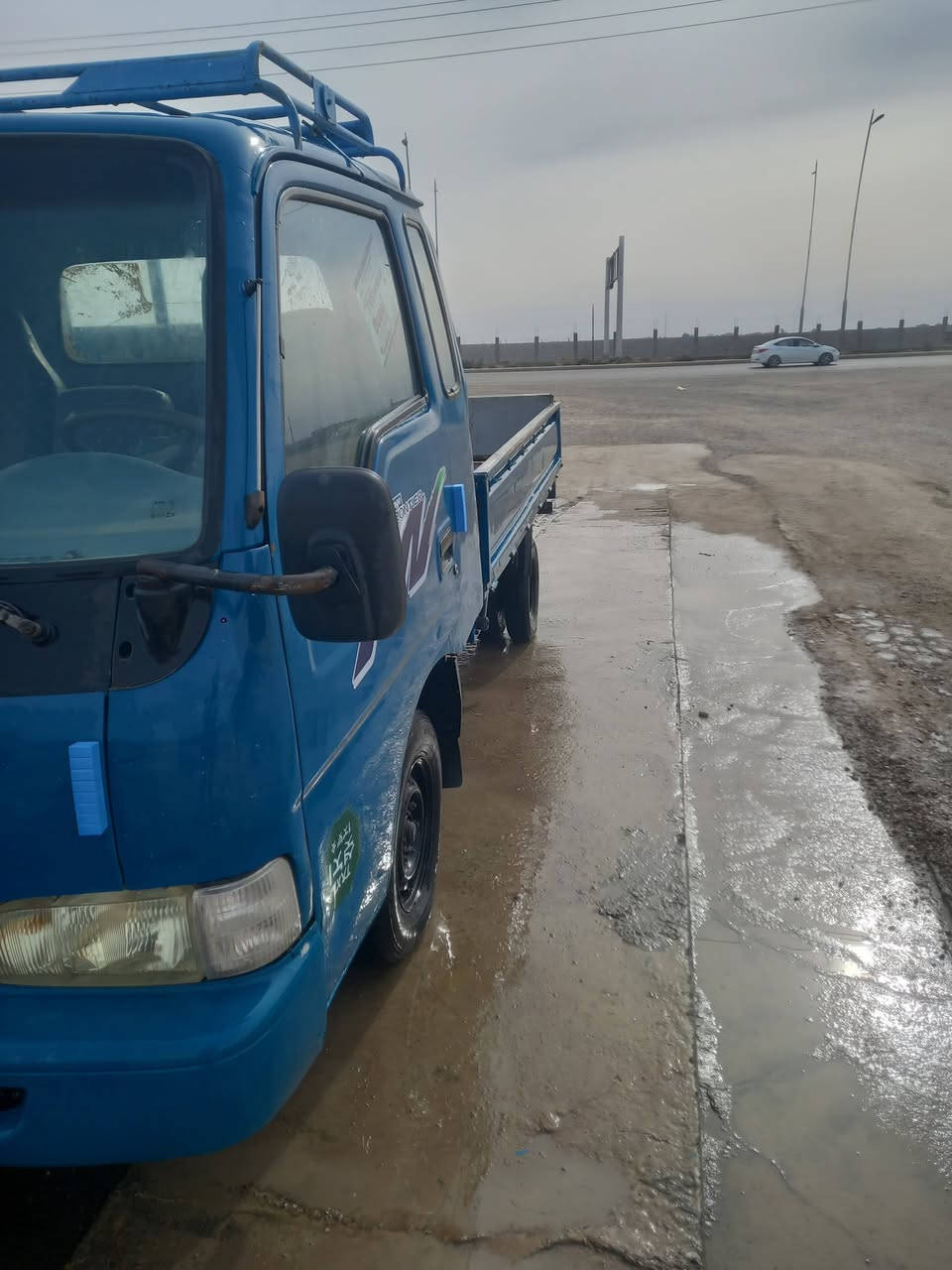 سلام عليكم كية موديل 2000مكينة كير مكفولات سيارة خير من الله سنوية مجددة لسعر 53وابيهة مجال جاهزة لشغل تصال على رقم *********** مكان ديالى
