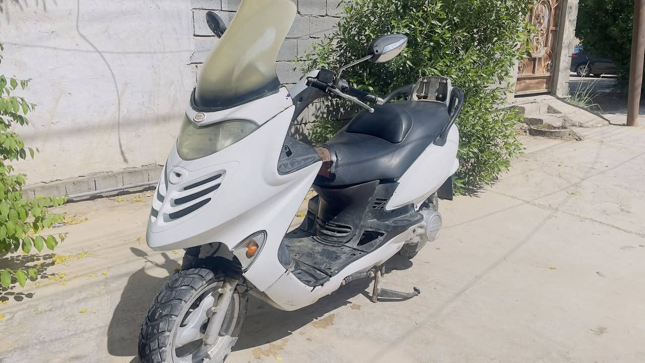 كايمكو للبيع
كلشي بيه شغال 
عده الهندر 

مكان الرمادي 
السعر 325. 

***********
