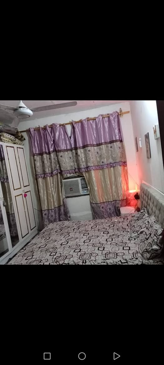 سلام عليكم بيت زراعي 100متر ٥في 20 قرب حسينيه الامام المهدي سيراميك وكاشي نضيف وسعره مناسب غرفتين طابق ونص استقبال وصاله ومطبخ وحمامات داخليه وخارجيةللستفسار ***********
