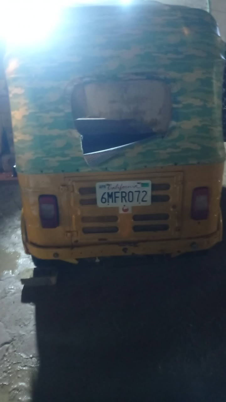 تكتك موديل 20للبيع رقم وسنويه بصره السعر 4/000/000وبيها مجال للشراي بس لازم يحول بسمه التواصل رقم***********
