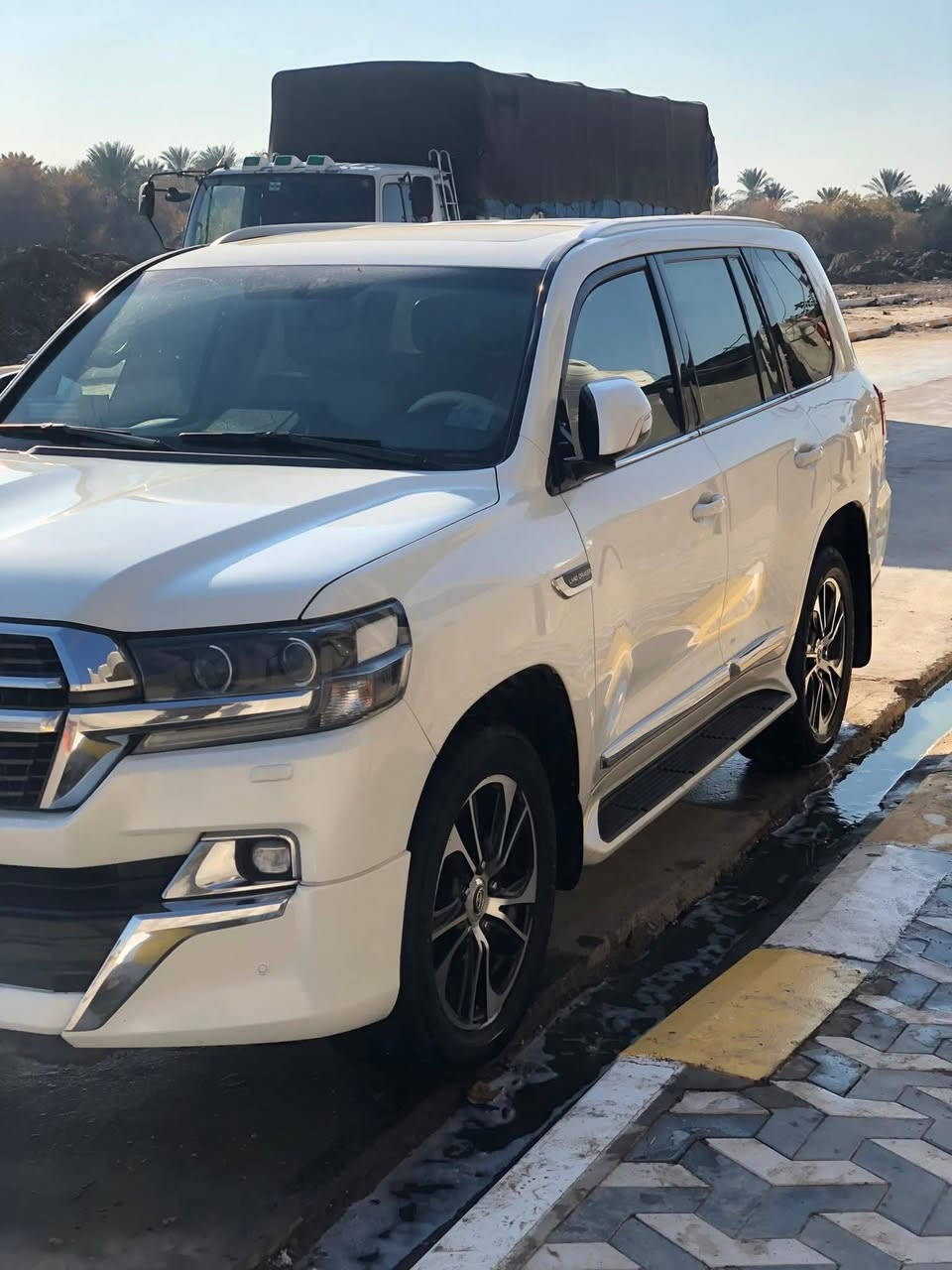 سلام عليكم لاندكروز للبيع مديل 21مكفوله محرك 8 رقم بغداد  السعر 565 وبي مجال 
***********
