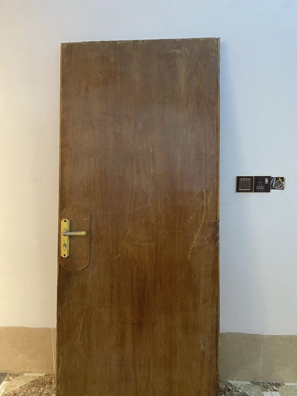 السلام عليكم أبواب خشب صاج خشب ثقيل حيل نضيف    للبيع  حي صدام   للاستفسار على الرقم التالي ***********
