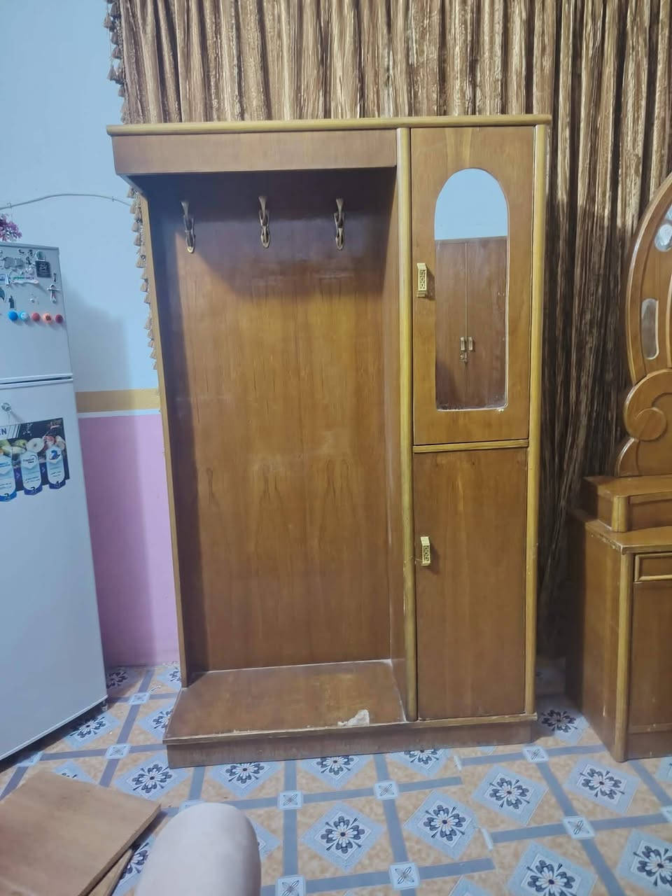غرفه نجاره للبيع السعر 250  المكان بابل كريطعه رقم الهاتف ***********
