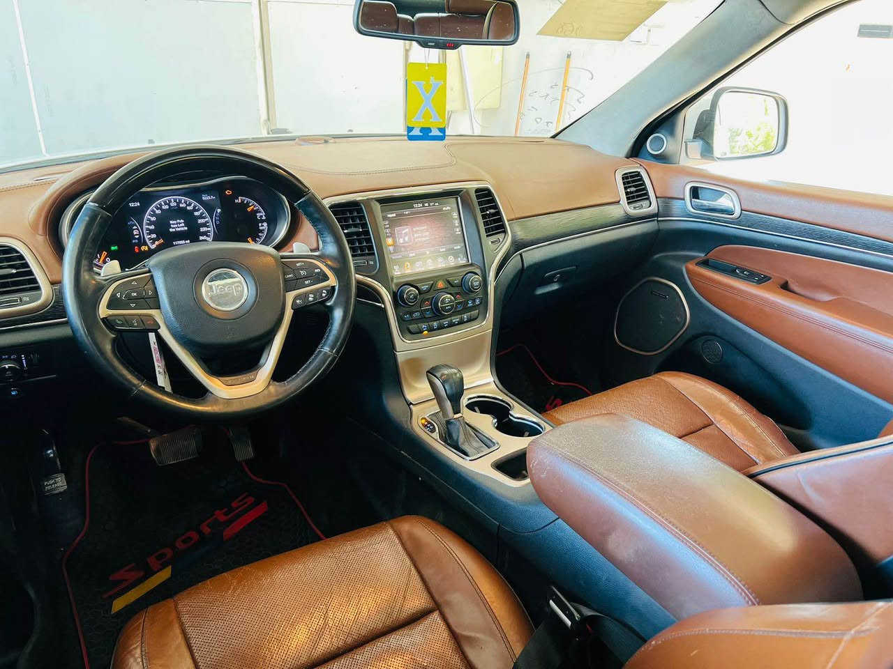 السلام عليكم 
جيب سومت موديل 19 باب صبغ وكصه البنيد. فول مواصفات رقم بغداد تحويل مباشر السيارة جديده بمعنى الكلمه مكان السيارة النجف الاشرف سعره سعر البلاش ومستحيل تحصل بهيج سعر وبهيج نظافه 235 ورقه وبيها مجال قليل النجف, العراق


**إذا كنت صاحب هذا الإعلان وتريد حذفه لأي سبب، رجاءا أرسل رسالة إلى الدعم الفني**