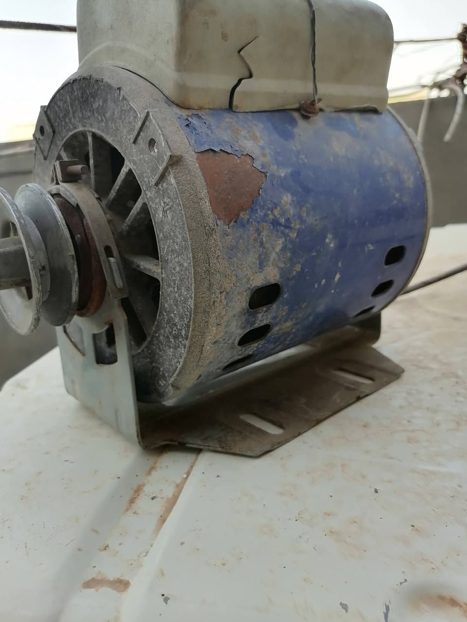 ⚙️ مبردة هواء ومواطير مستعملة للبيع ⚙️
​السلام عليكم شباب.. عندي هاي الأغراض مستعملة ونظيفة للبيع:
​🔹 مبردة هواء (تبريد) مستعملة: المبردة واضحة بكامل تفاصيلهه بالصورة  ومعاها القاعدة الحديد مالتها.
​🔹 مواطير مبردة عدد (2): مواطير مستعملة وشغالة، وتكدرون تشوفون نظافتها وتفاصيلها بالصور .
​📍 الموقع: ديالى - بعقوبة - المفرق
​📞 رقم الهاتف للتواصل والاستفسار: ***********
