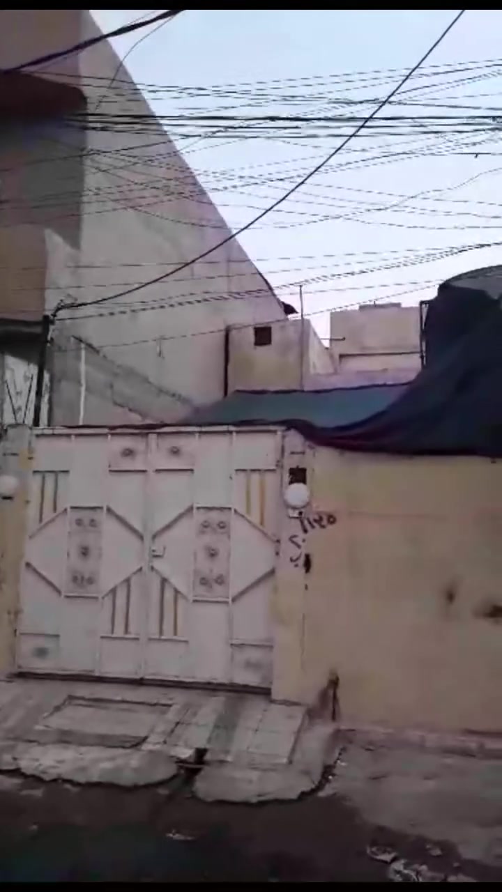 سلام عليكم
دار للبيع  (دار سكني )

الموقع : حي التحرير سايدين آل البيت 

مساحة 200 م طابقين
بناء قديم
خدمات قريبة كلشي موجود يمه

أقرب نقطة دالة : الفرع مقابل الصيدلية

السعر والاستفسار خاص او الاتصال عل رقم : ***********
***********
