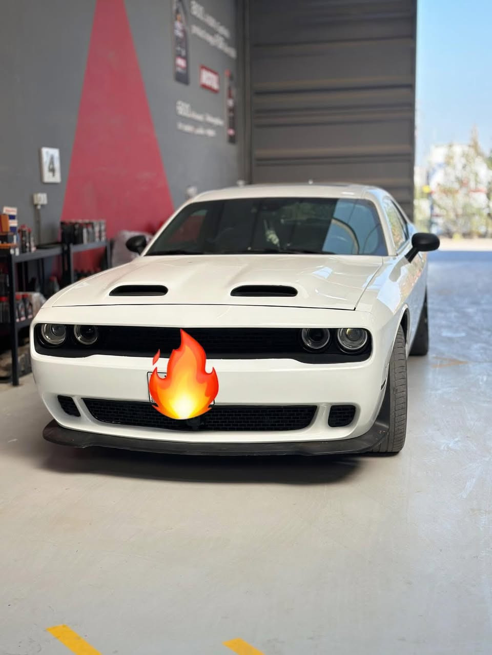 DODGE CHALLENGER  2018sxt plus 🔥🔥.
دوج جالنجر ٢٠١٨ sxt plus من النوادر بمواصفاتها فول مواصفات للأخير رادار امامي جانبي فتحة سقف سستم صوت+دمام خلفي  harman/kardon

كشنات جلد + تحكم +تدفئة تبريد كشنات+مساج +هيتر ستيرن + شاشة كبيرة  نضام سبورت وباقي مواصفات الفول معروفة …..عليها ادامة كاملة من شركة موتل 🔧

رقم بغداد السيارة حادثها بالمنشور بدون دواخل ابد شواصي لغود جاملغات خلفية كلها بلادية فقط قطع الحادث وصفحة الصدر كلير من امريكا بدون معجون أي استفسار خاص او الاتصال *********** مكانها نجف رايدها ب ١٥٣ وبيها مجال بسيط ..
