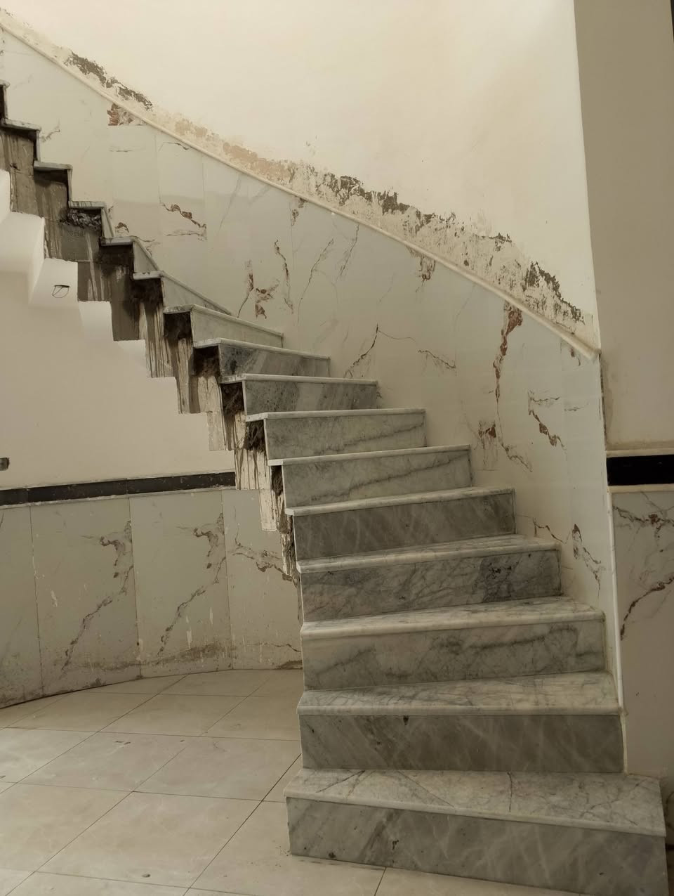 تطبيك سراميك والارضيات داخل ميسان ***********
