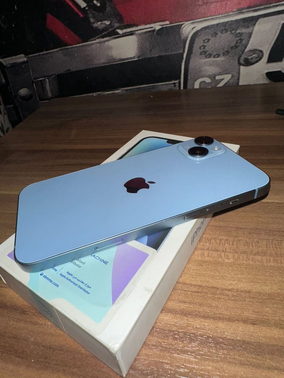 سلام عليكم 👋🏼
ايفون 14 بلس للبيع 🔴
التفاصيل : 
ذاكره 128 GB
بطارية 75  اصلية ممبدله 
اللون البحري 
عربي شرق اوسط 
جهاز نضيف جدااا مكفول من اي شخط 
وممفتوح ابد 
السعر : 580 الف وبي مجال 
المكان : المنصور 
الرقم للتواص : ***********
