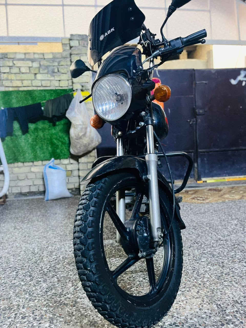 السلام عليكم دراجة بوكسر 2021 مرقمة بغداد نكليزي لوحتين دراجة خير من الله مجفتة تجفيت مضبوط يم شخص معروف ما بيها نقص كهربائيات كاملة شغالة بس الكفر مال باتري مكسور
السعر 1700 مليون وسبعمية وبيها مجال قليل  
بس الشراي يخابر 
***********
مكاني بغداد العبيدي
