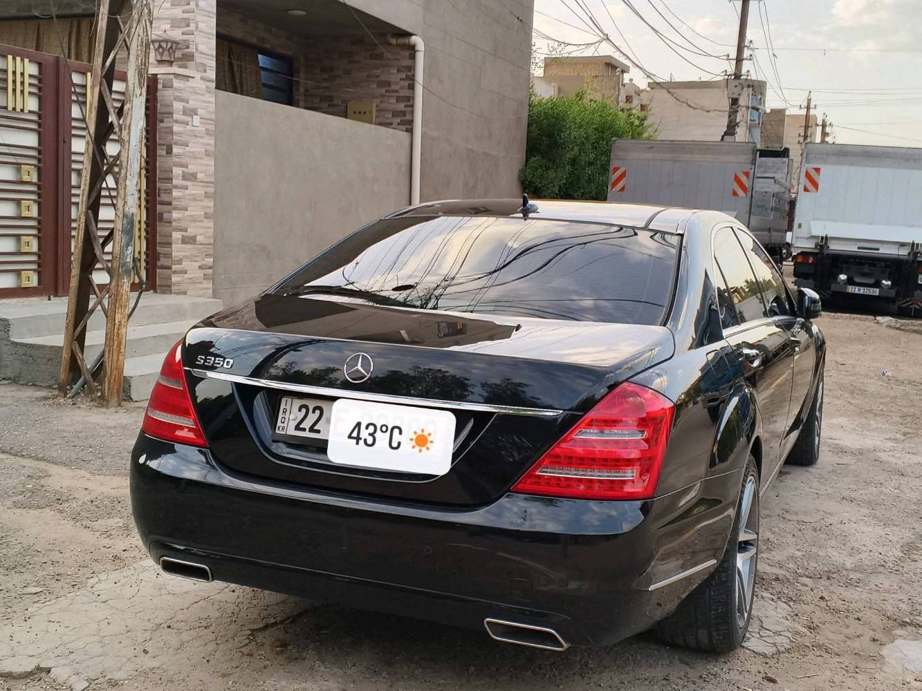 سلام عليكم مرسيدس إس كلاس (s350)  6سلندر موديل 2013 المسافة المقطوعة 115الف كيلومتر حقيقي سيارة جديدة وارد ألماني لارج باب طويل رقم أربيل بأسمي السيارة داخل أسود جديد دعامية أمامية وخلفية مصبوغة
باب خلف السائق مفتوح و مشدود فقط وليس تبديل هلال خلف جاملغ صبغ أثر جوبلس بصمة عدد 2 بانوراما مكان السيارة بغداد الرصافة رقم الهاتف, *********** السعر $27.500 دولار