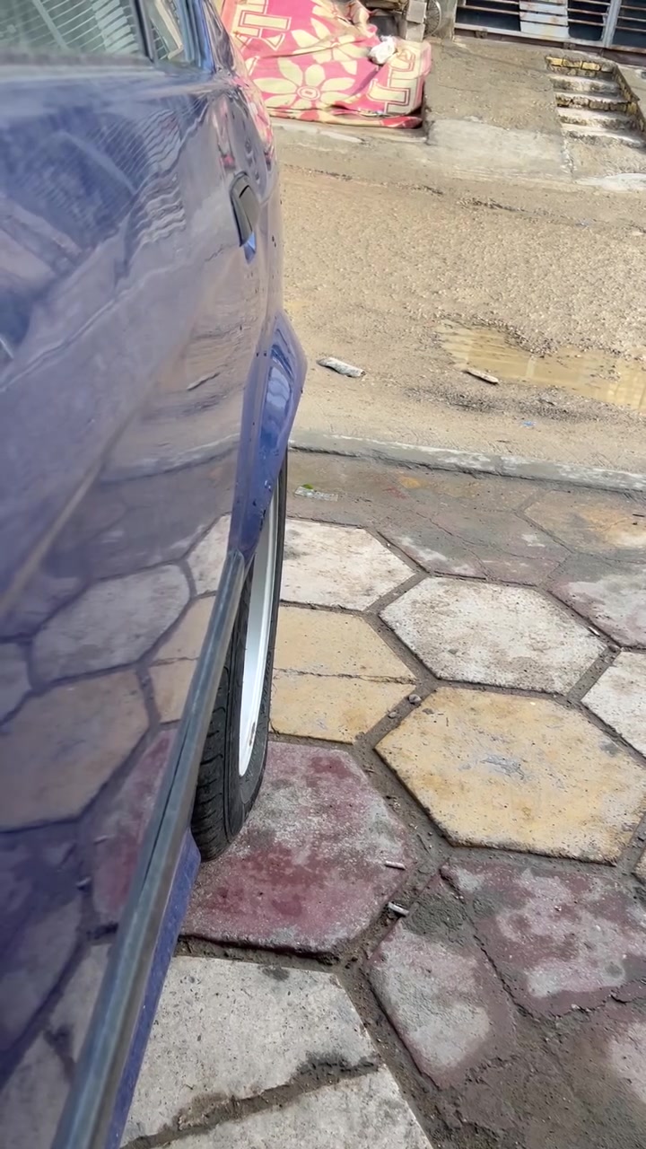 سلام عليكم شباب بيع مستعجل بي ام e36للبيع 
سياره حلوة ونظيفه مانقصها شي مكينه كير تبريد كهربائيات طخم تاير طخم ويل حداديه جايبها وبعدني ما شادها سياره ربع ما ذب عليها مكينتها قويه معروظه ب40وبيها مجال ***********
