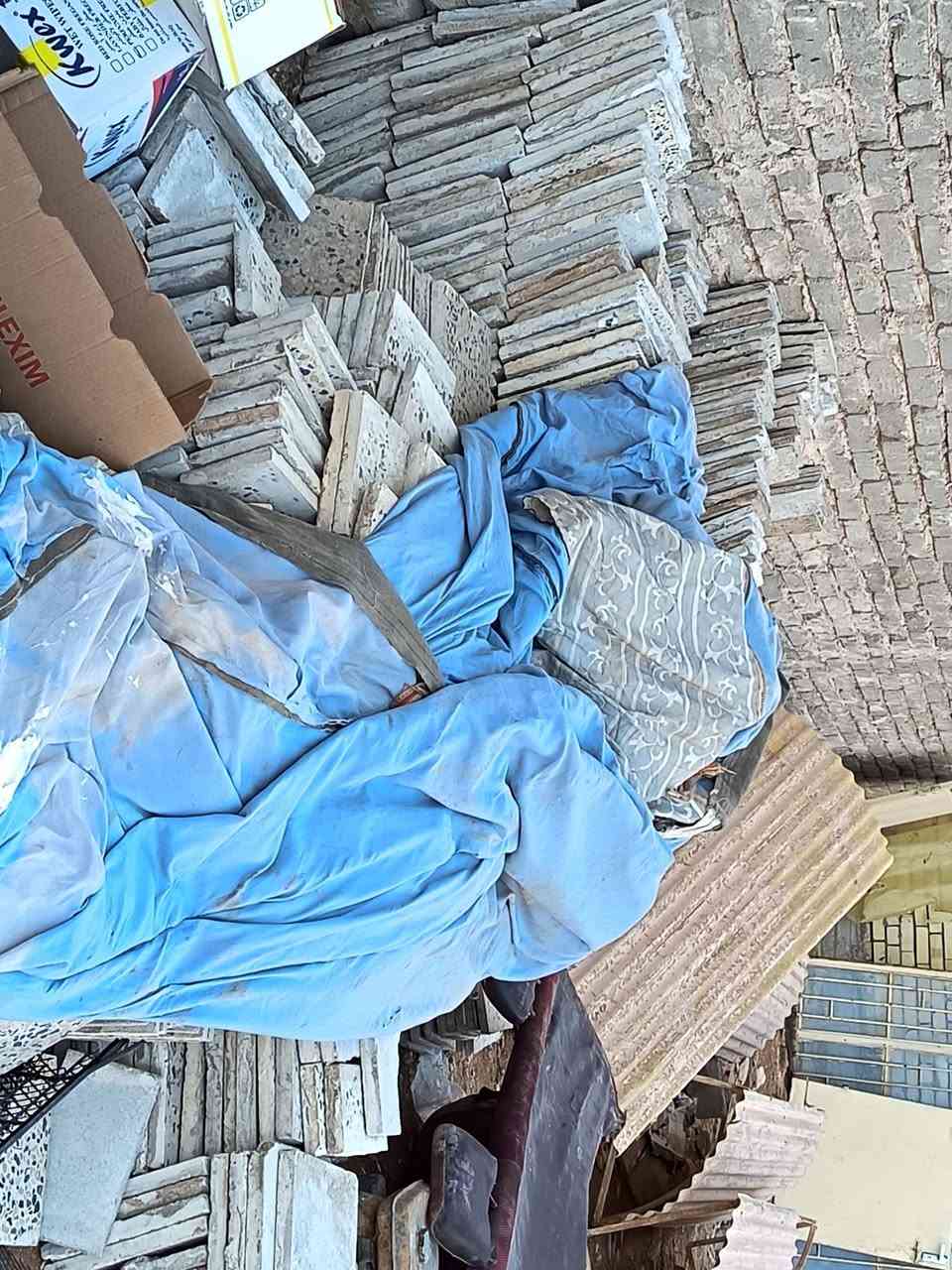 سلام عليكم
حدادية بيت تسكام للبيع في النجف الأشرف ناحية الرضويّة
بيبان حديد عدد ٣
باب بيت كبير 
شبابيك ٧ حديد اصلي 
عماريات الشبابيك 
عن المطر والشمس تسكام عدد ٨ على ١٥ الف 
بالإضافة إلى كاشي تقريب يكفي إلى ٤ غرف. 
كلمن وسعره
للاستفسار الاتصال على الرقم ***********
