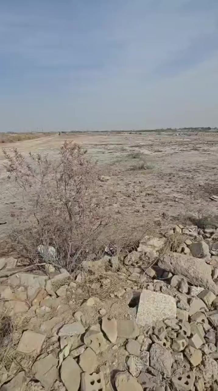 سلام عليكم يوجد  400متر ركن ماء كهرباء موجوده باخضراء دسيم سعر 12 مليون  اتصال على الرقم ***********
