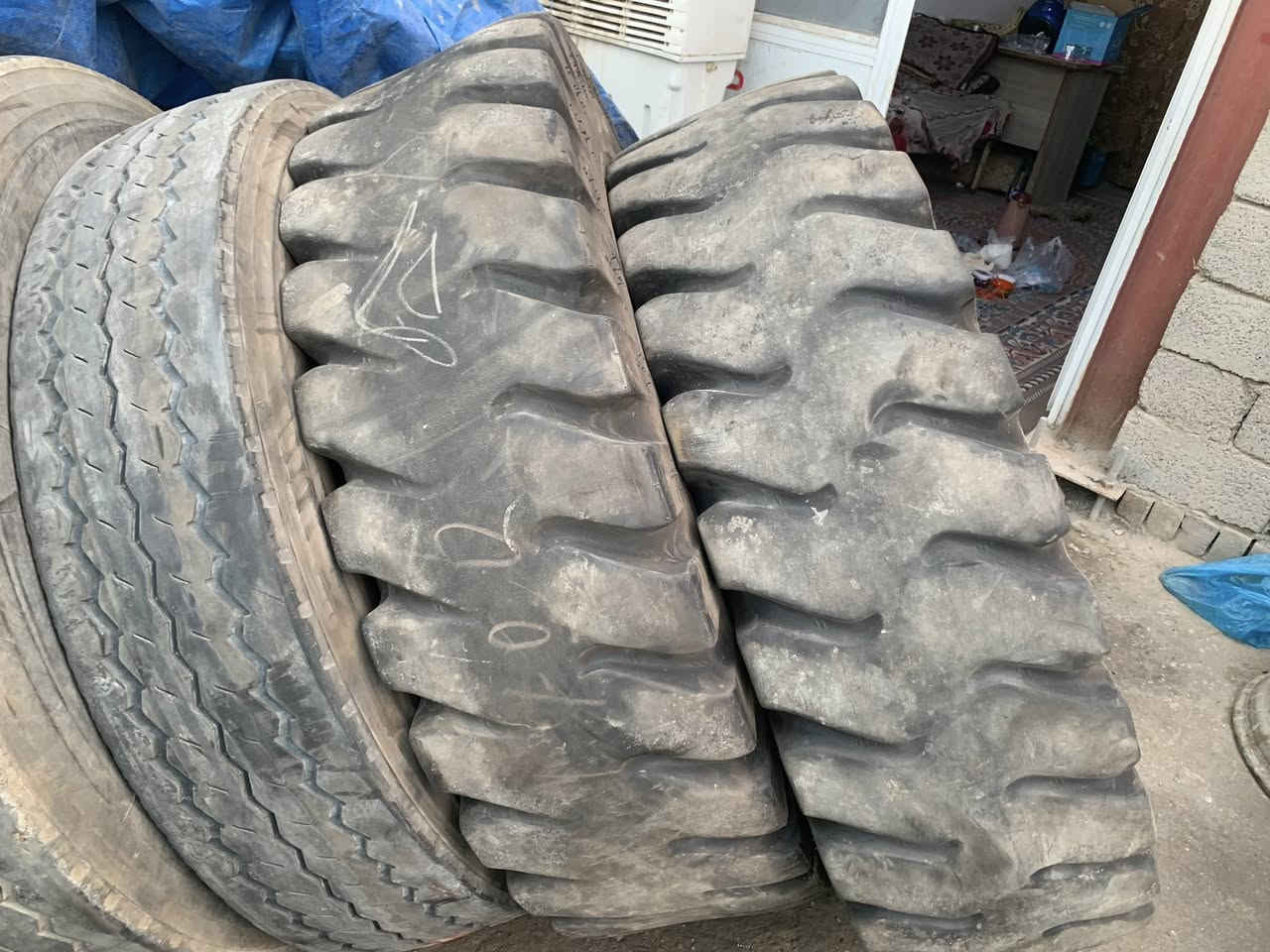 يالله تم وصول وجبه اطارات يابانيه جميع القياسات متوفره المكان ناصريه قرب سجن الاصلاح للاستفسار *********** القياس ١٤٠٠/٢٤ گريدر
