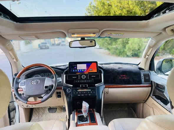 تيوتا لاند كروزر 2015 محدث 2021 
محرك كير حداديه تبريد داخل نظاف كلش 
ماشيه 71 حقيقي تخم تاير جديد 
السياره مصبوغه عام شواصي كفاله 
المكان النجف الاشرف قريه الغدير 
رايده 278 بيها مجال للشراي 
للاستفسار ***********
