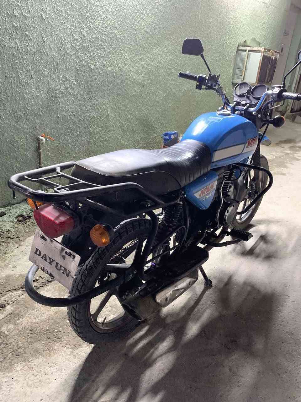 السلام عليكم دراجه دايوان مديل 25 للبيع بدون أورق اكفلك سرقه فقط العنوان بغداد الشعب ***********
