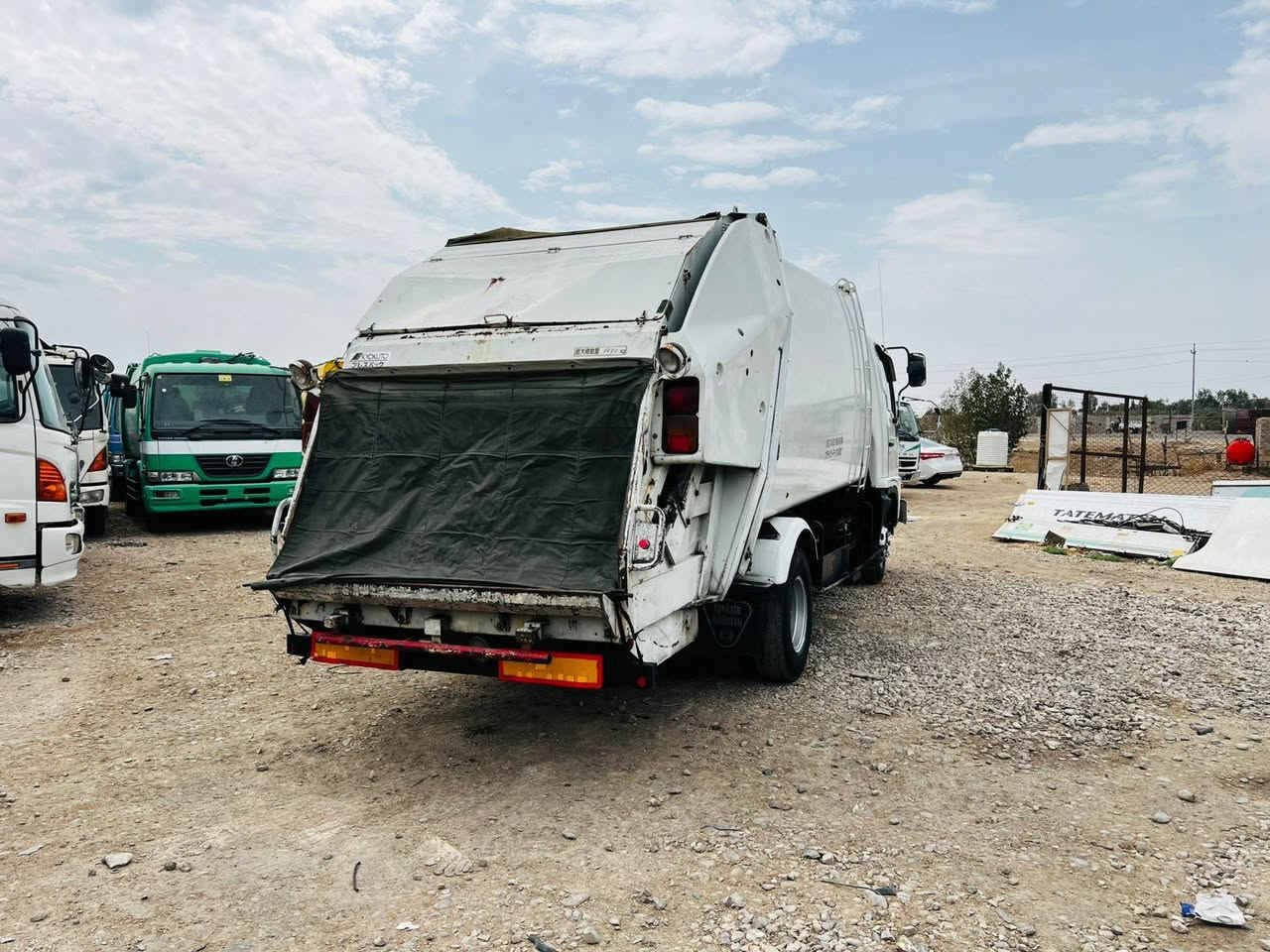 اللهم صل ع محمد وآل محمد 👍🇮🇶🇮🇶
هينو انكر ابو الشفه  كابسه نفايات كبسه 10 مكعب 
مكينه 6 سلندر بم ونوزل دخول جديد 
 معرض النصر / قضاء النصر / ذي قار 
***********
***********
