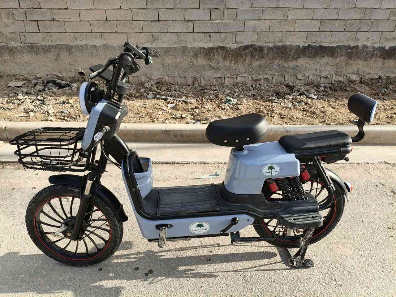 السلام عليكم 
بايسكل شحن 
الحجم /20
للبيع السعر 500وبي مجال 
الاتصال على الرقم ***********
***********
