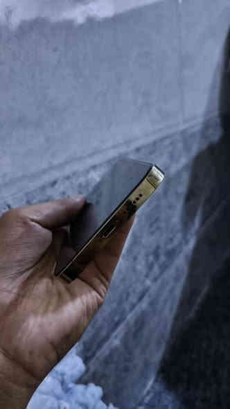 ذاكره ٢٥٦

مبدل شاشه أصليه فيس ايدي شغال 

بطاريه مصعده 

الجهاز قفلو ٣٩٠

معا كفرات ٢ 

كيبل شحن 

***********
