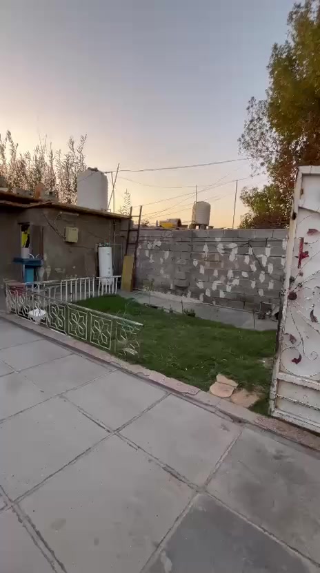 سلام عليكم 
بيت تجاوز للبيع دوره ابو دشير شارع اسواق الرياض 
غرفتين نوم مع كامل خدمات البيت كلش نضيف او جاهز 

للاستفسار 
***********. موجود واتساب
ملاحضة غير متواحد عل تعليقات ولا عل ماسنجر
