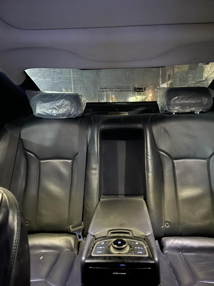 السلام عليكم أزيرا 2013 محرك 2400 متؤم 12طبق الحاسبه تتويم مضبوط يم المستشار ارقام وسنويه وشاصي 
 
مواصفات VlP

1بصمه تشغيل +بصمه أبواب 

2ترحيب عند الاقتراب 
 
كشن جلد +تتدفئه وتبريد (ستيرن تتدفئه)

تحكمات ستيرن +تحكم كشنات خلفيه 

سقف زجاج +بنوراما

رادار +حساس خلفي +حساس امامي (كأمره )

لايت عدسه مثل ماموضح 

المكان بغداد السعر 58وبيها مجال قليل (ملاحظه استخدام شخصي مابيع واشتري …***********
