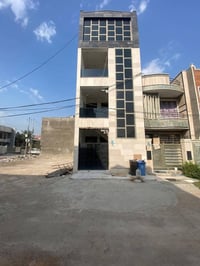 وحدات سكنيه عدد اثنين كل طابق يتكون من صاله مطبخ خدمات غرفتين نوم   سع...