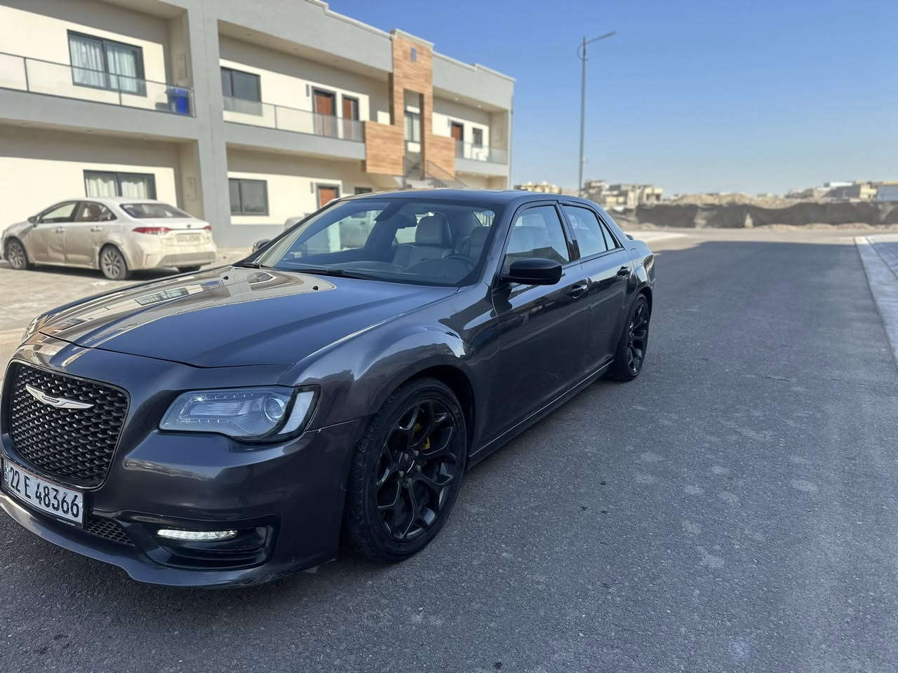 كشن حار بارد امامي 

بانوراما 

بردة كهرباء 

ستيرن تدفئه + كهرباء 

كشن خلفي تدفئة 

محرك 3600 

وارد كندي حادثها جاملغ خلفي فقط 

بجم كبس 

 وصار بيها حادث بالعراق الجاملغ الامامي الايسر  صبغ ربع الجاملغ 

السعر 200 

مكان السيارة بغداد 

الكاظميه 

الاتصال***********
