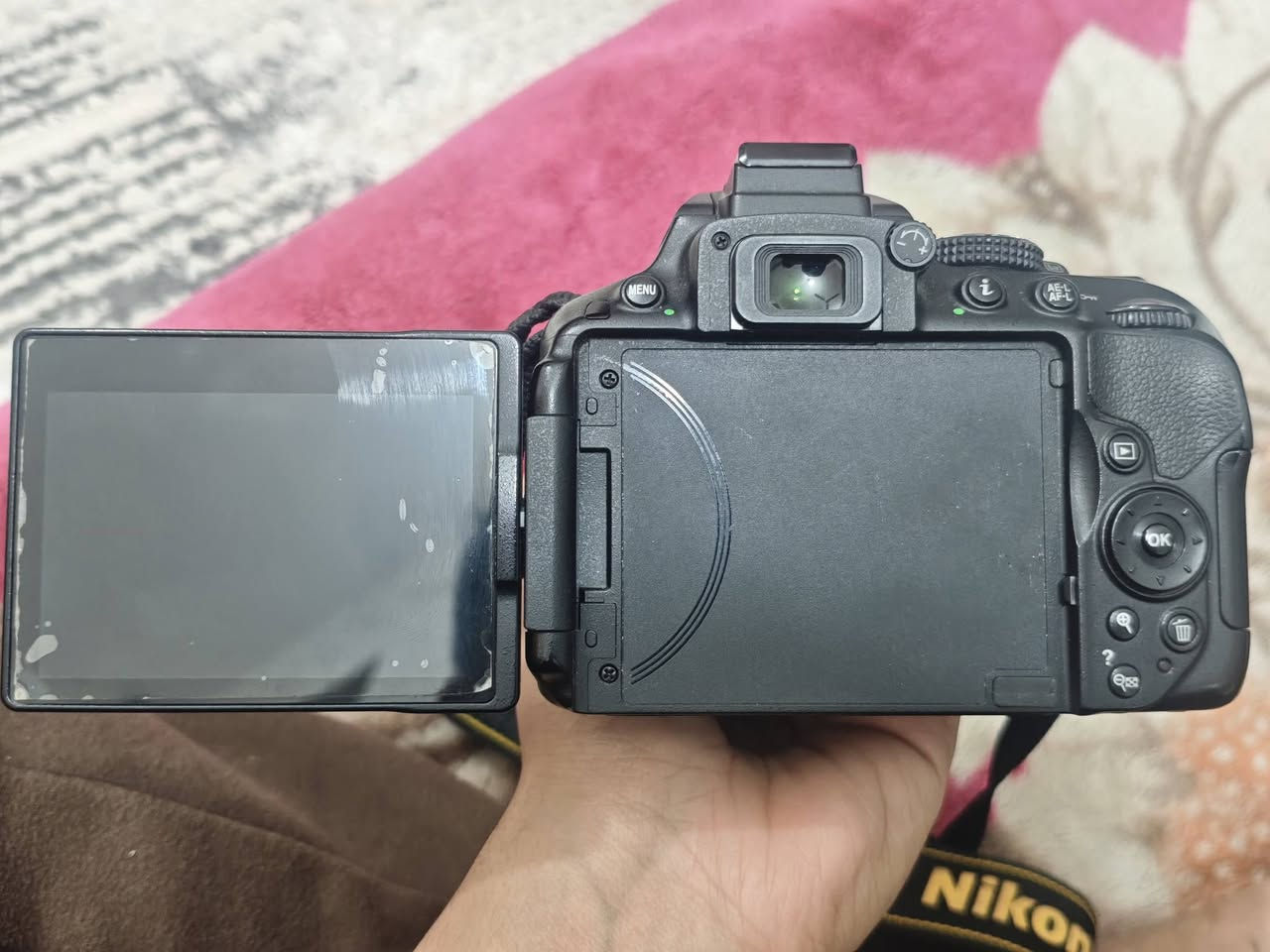 سلام عليكم
كامرة 

Nikon d5300 غنيه عن التعريف

نظيفة كلش استخدام 95% فقط  

كت كامل ملحقات

بطاريات العدد:2

شواحن:2

زومين الأساسي 18_55

عدسه رياضية 300_70 f4 سيكما 

الشتر مالتها : 24k

استخدام بسيط كلش 

تأتي مع حقيبة للكامرة وملحقاتها+ الكارتون المطابق الأصلي 

السعر خاص ❤️ 

مكان كربلاء متوفر توصيل للمحافظات 

للتفاوض تفضل خاص ❤️


**إذا كنت صاحب هذا الإعلان وتريد حذفه لأي سبب، رجاءا أرسل رسالة إلى الدعم الفني**