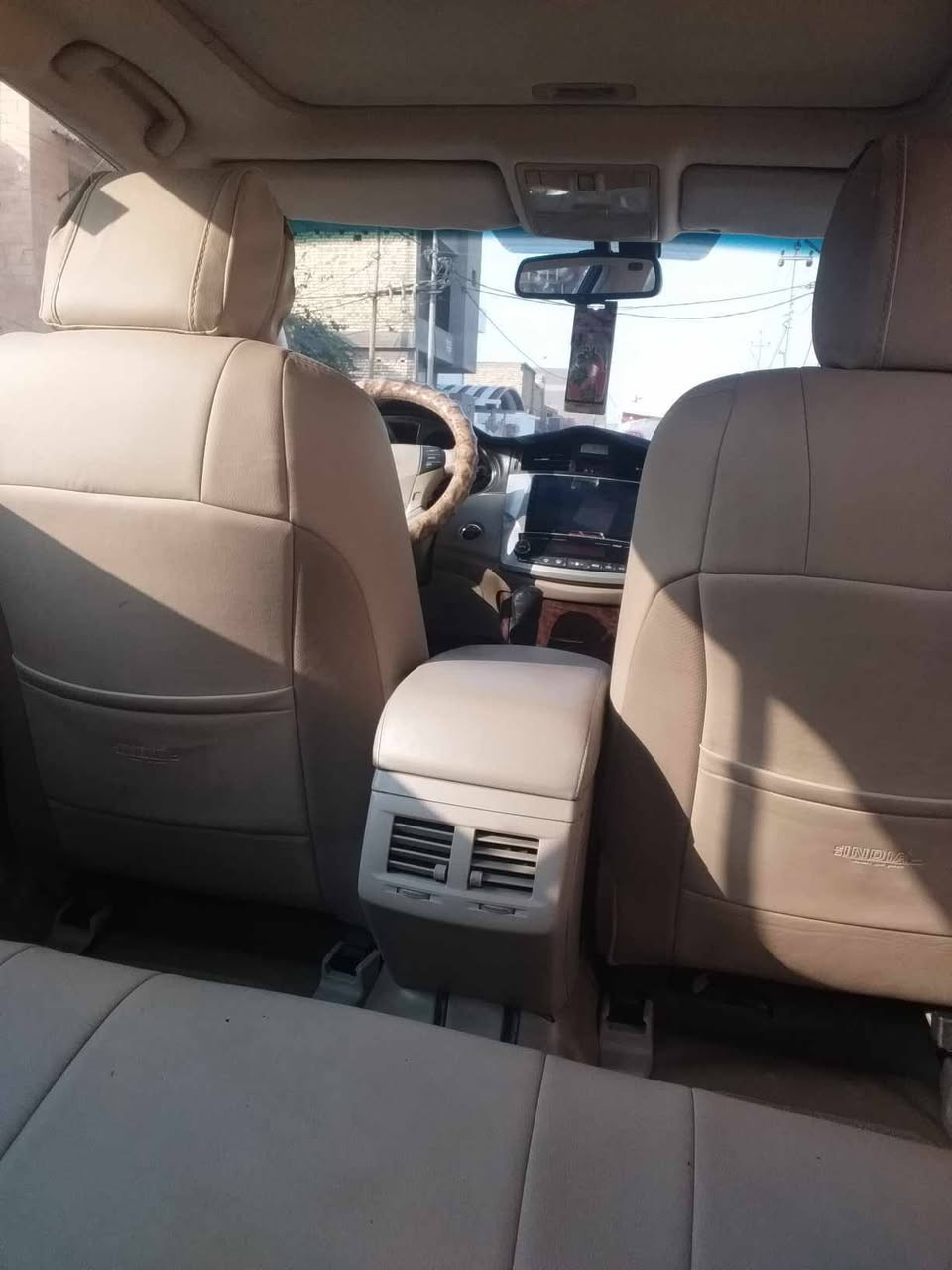 افلون خليجي رقم بغداد دولي فول مواصفات ١/١ 
محرك ٣٥٠٠ ٦ سلندر 
ماشيه ١٧٥ الف حقيقي 
كشنات تدفئه تبريد
 تخم تاير 
فتحه سقف 
حساسات أمامي خلفي 
خزن كشنات ميموري 
سعر السياره ١٩٤ قفل 
مكان السياره الكوت


**إذا كنت صاحب هذا الإعلان وتريد حذفه لأي سبب، رجاءا أرسل رسالة إلى الدعم الفني**