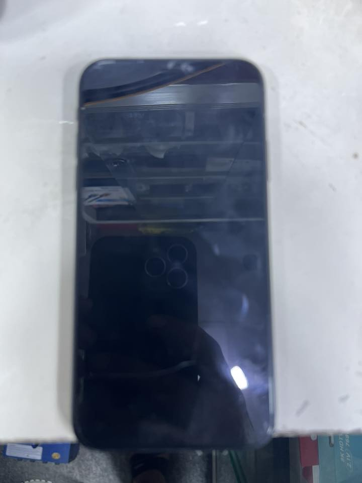 ايفوان xr مبدل شاشه وصاير فطر بيه
بطارية 76 
لاستفسار على الرقم ***********
