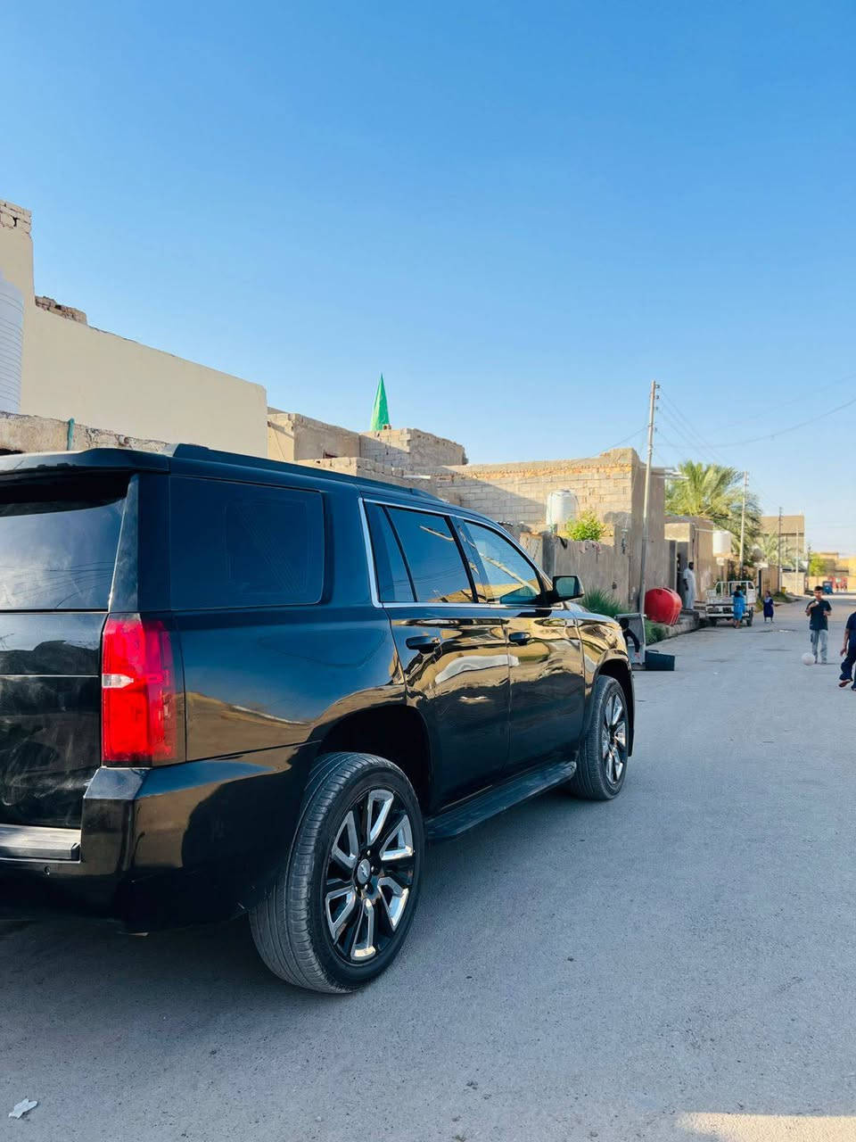 السلام عليكم تاهو 20 فول مواصفات للاخير سياره جديده حيل بمعنى الكلام رقم اربيل تحويل مباشر فيها ثلاث قطع صبغ بالصفحه بدون ضربه بدون معجون سياره جاهزه للاخير مواصفات برايمر العنوان ذي قار الفجر السعر المطلوب 330 بيها مجال بسيط وبالعافيه على ياخذها ***********
