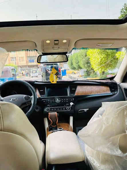 السلام عليكم كيا كوريس لعشاق الفخامه و الرئاسي 
للبيع فقط فقط كوريس 2014 خليجي كفالة من الصبغ و التبديل حتى الدعاميات عدا بارد كد اصبعين مال رصعه فول مواصفات    
السياره مكفوله كفاله عامه 
 
-داتو شو  
-حساسات امامي خلفي 
-رادار 
-تحديد مسار + تحديد المسافة بينك وبين السيارة الاخرى
-توقف ذاتي 
-نقطه عمياك 
-تحكمات خلفية كامله 
-كشنات امامي خلفي كهرباء
-شاشات خلفية 
-كشنات خلفية تدفئة تبريد 
-كشنات امامي تدفئة تبريد 
-خزن وضعية كشن السايق
-مساج كشنات امامي خلفي
-بردات عدد ٣ 
-سلايت روف 
-زراك لايت 
-شفط +اشاير مري 
-بصمه تشغيل و بصمه ابواب و بصمه جنطة 
-سايد بريك بصمه 
-درايف مود (سبورت / ايكو / نورمول)
-اوتو هولد
-ماوس للتحكم بكافة اعدادات السيارة و الشاشة
-عدادات ليزرية 
-تحكم ستيرن كامل + تحكم بالعدادات وتغيير اشكالهن
و بعد بيها هواي مواصفات 
السعر 170$ 
***********
